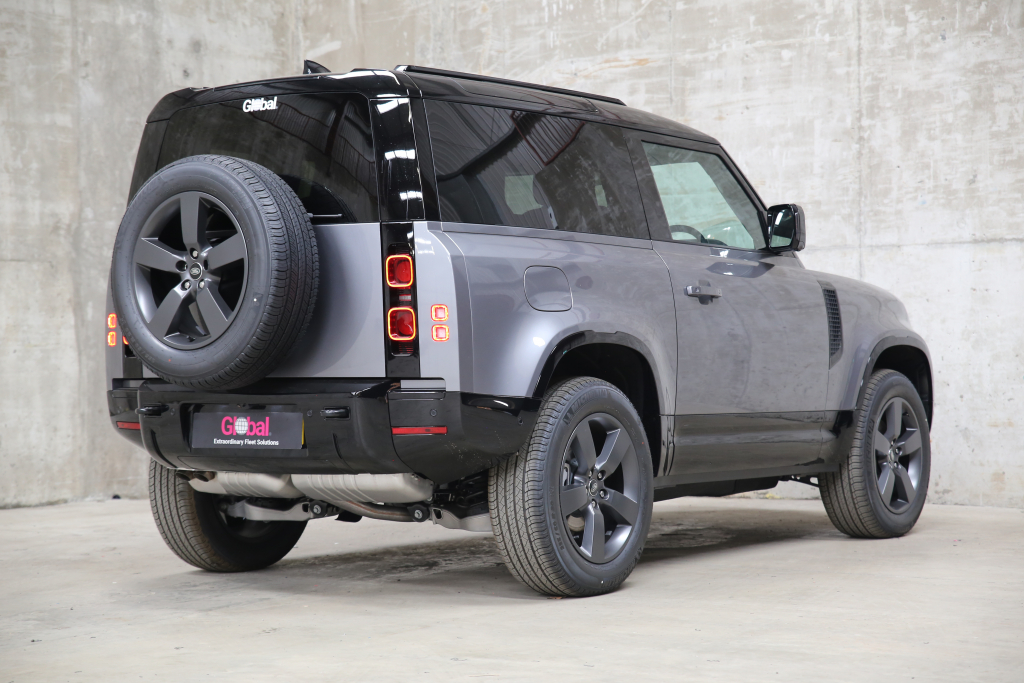Land Rover Defender - 3.0 D250 X-Dynamic HSE 90 3dr Auto [6 Seat]