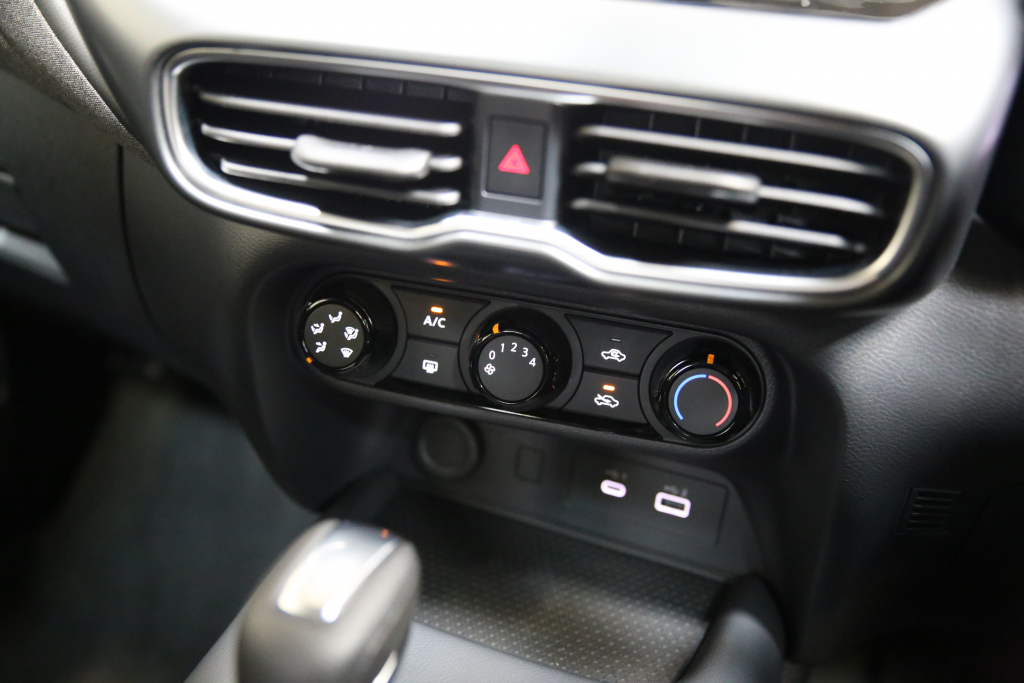 Nissan Juke Hatchback - 1.0 DiG-T Acenta Premium 5dr DCT