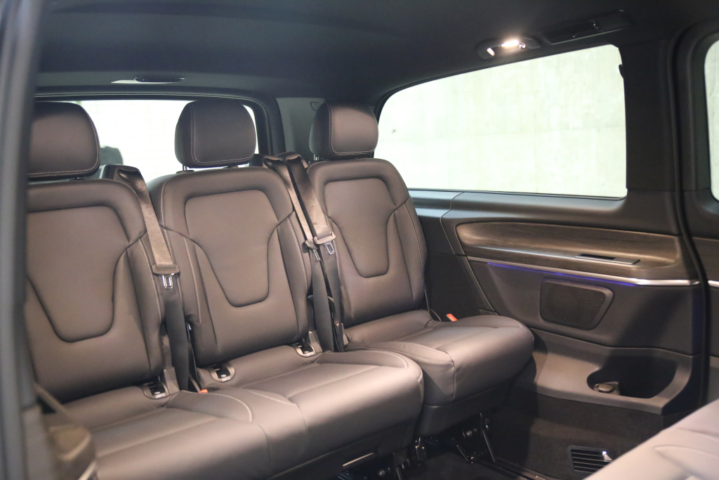 Mercedes-Benz V-Class - V220 d Premium AMG Line 5dr 9G-Tronic [Extra Long]