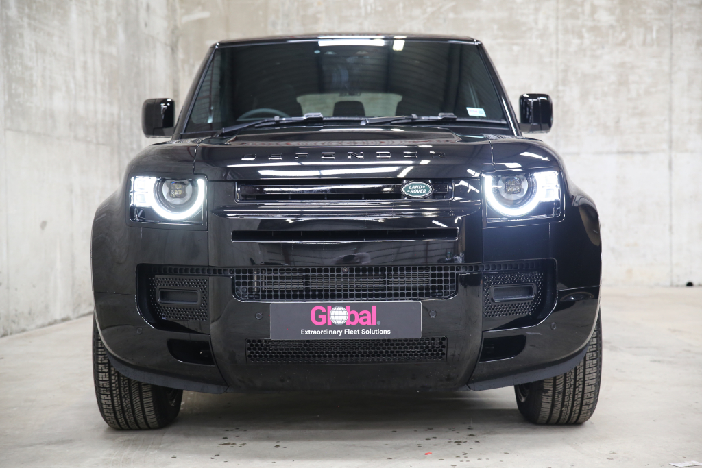 Land Rover Defender - 3.0 D250 X-Dynamic SE 110 5dr Auto [6 Seat]