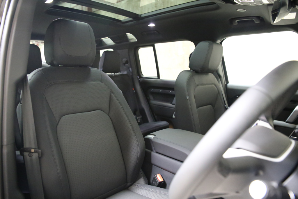 Land Rover Defender - 3.0 D250 X-Dynamic SE 110 5dr Auto [6 Seat]