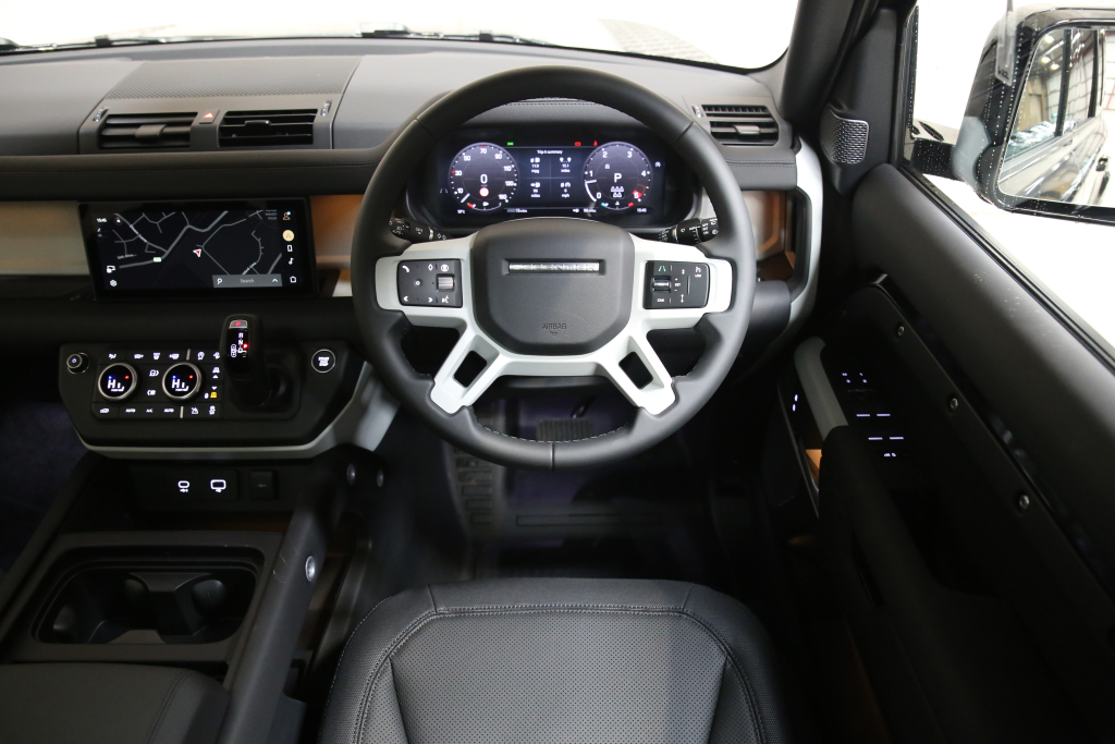Land Rover Defender - 3.0 D250 X-Dynamic SE 110 5dr Auto [6 Seat]